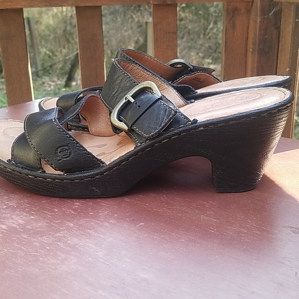 Born sandal